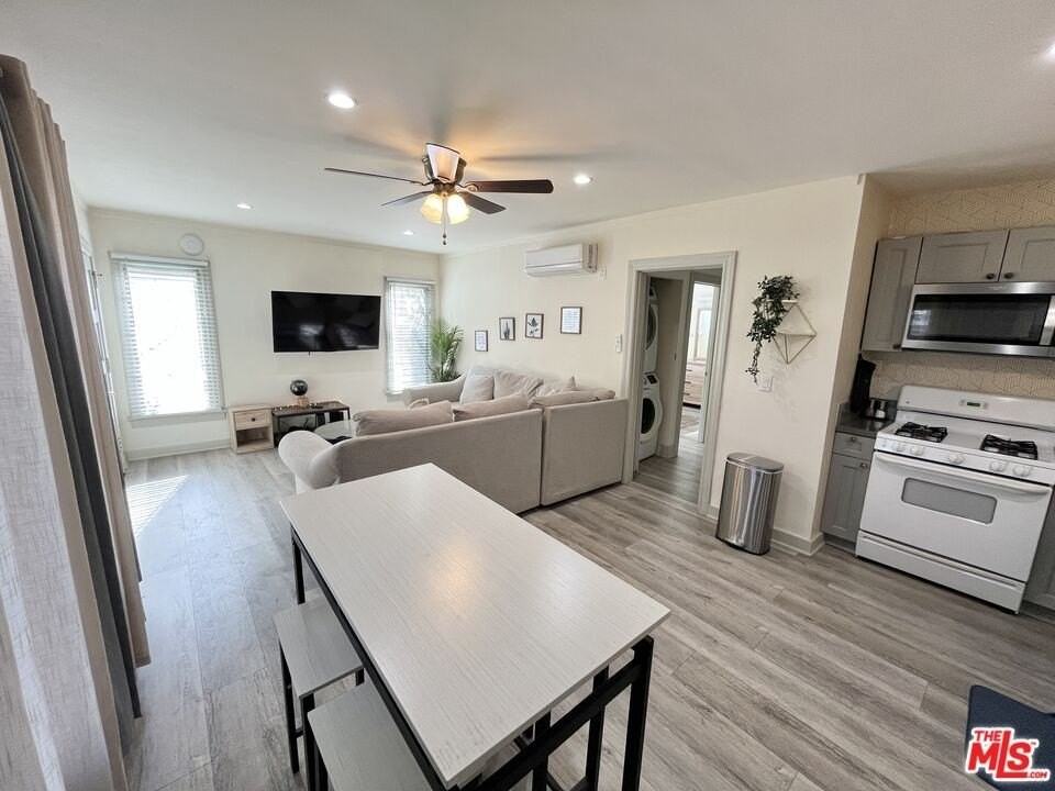 1205 N Orange Grove Ave - Photo 5 of 25