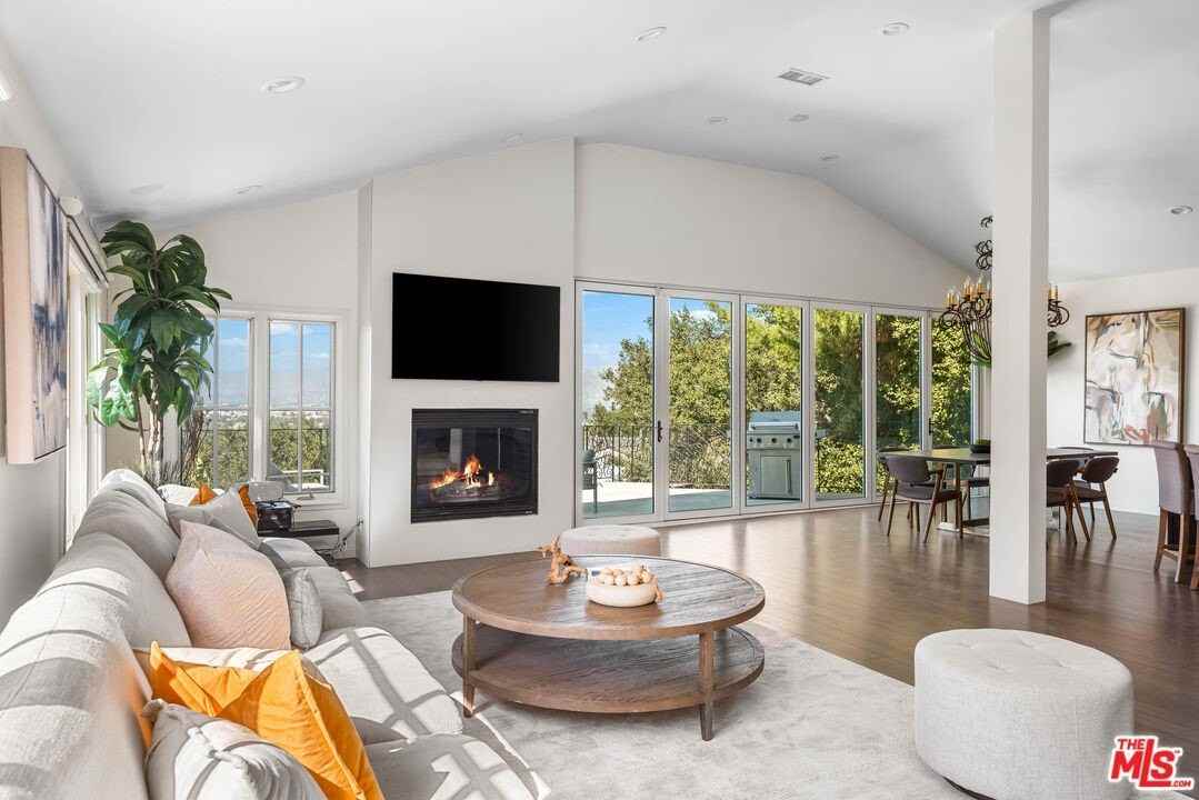 3782 Berry Dr - Photo 6 of 38