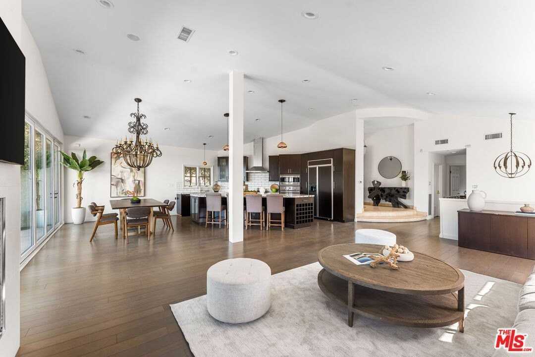 3782 Berry Dr - Photo 7 of 38