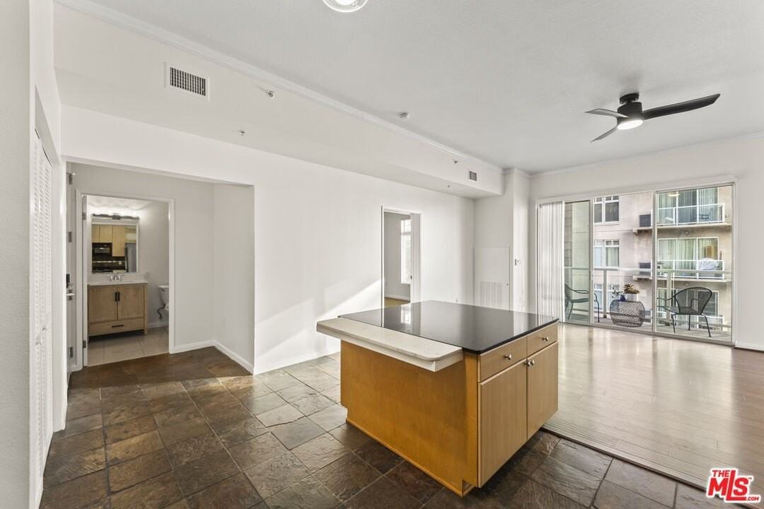 388 E Ocean Blvd Unit 304 - Photo 4 of 23