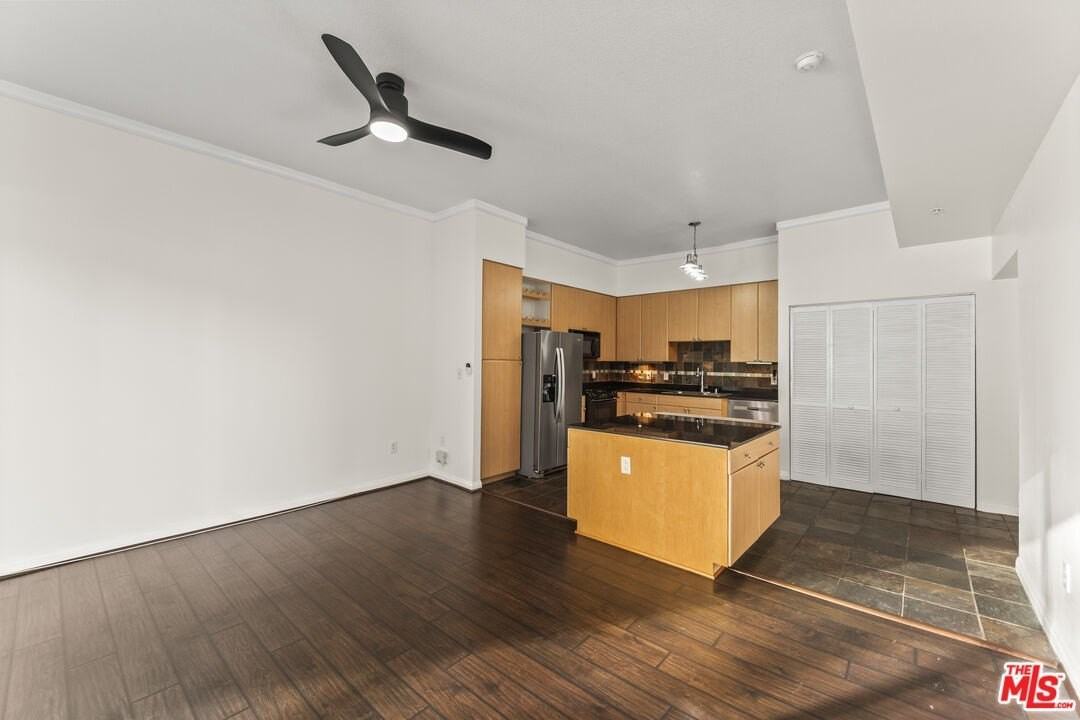 388 E Ocean Blvd Unit 304 - Photo 7 of 23