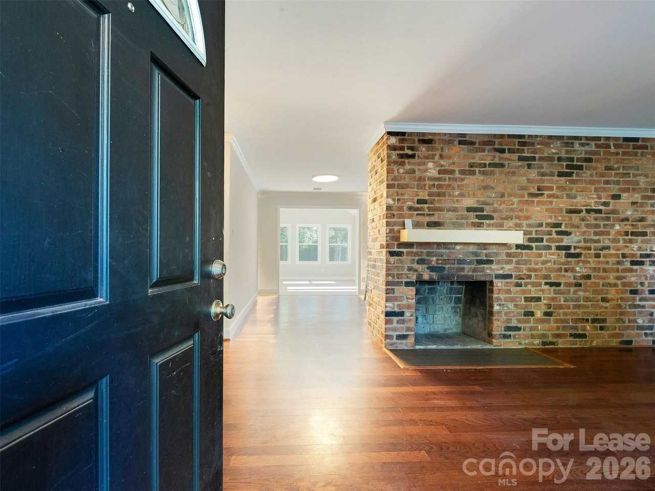 709 Cooper Dr - Photo 5 of 47