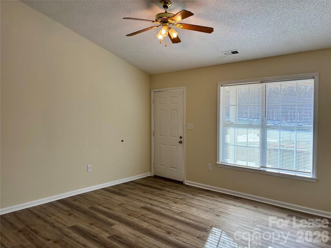 521 Cedar Spring Ln - Photo 2 of 11