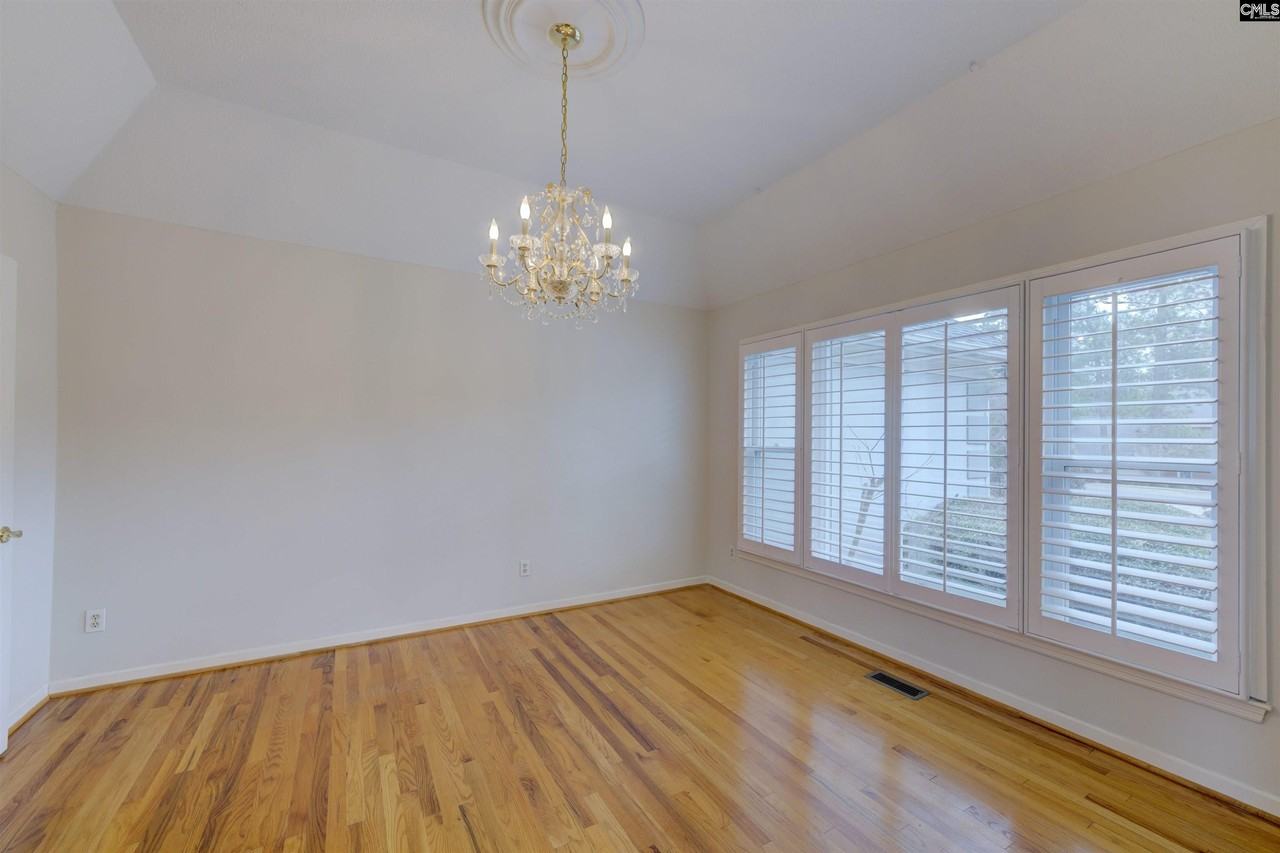 112 Woodlands W - Photo 7 of 33