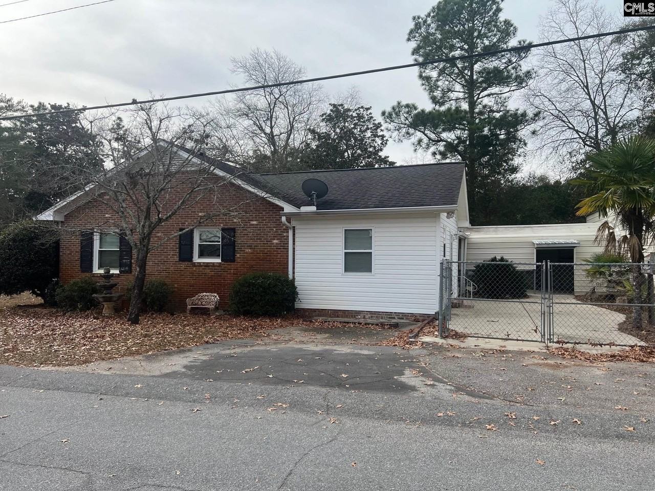 1000 C Ave - Photo 3 of 4