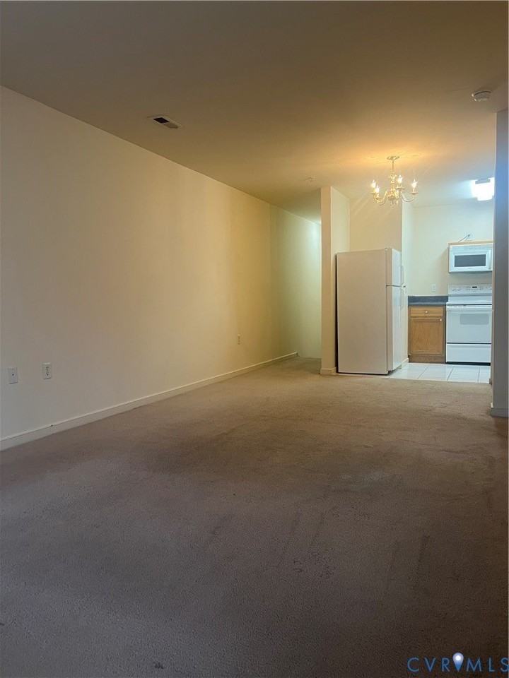 3447 Prince George Dr - Photo 4 of 14