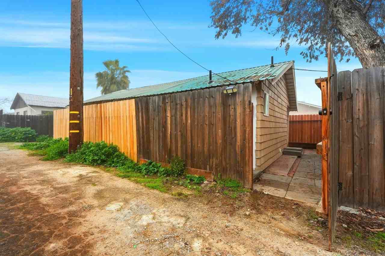 910 Kaweah St - Photo 2 of 19