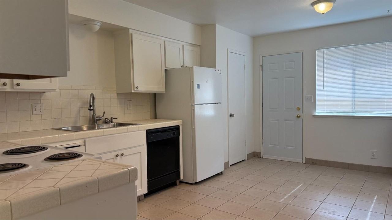 1973 Emma Lee Ln - Photo 4 of 13