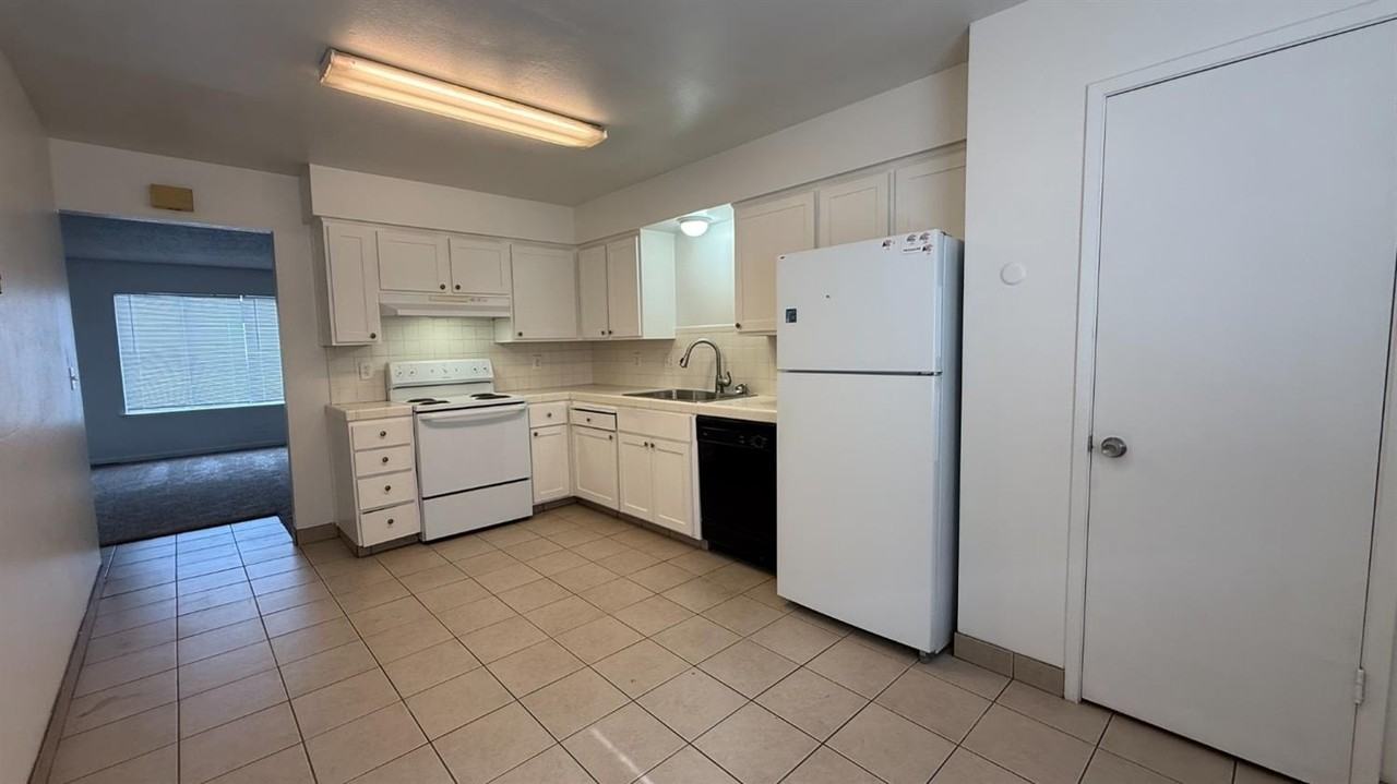 1973 Emma Lee Ln - Photo 5 of 13