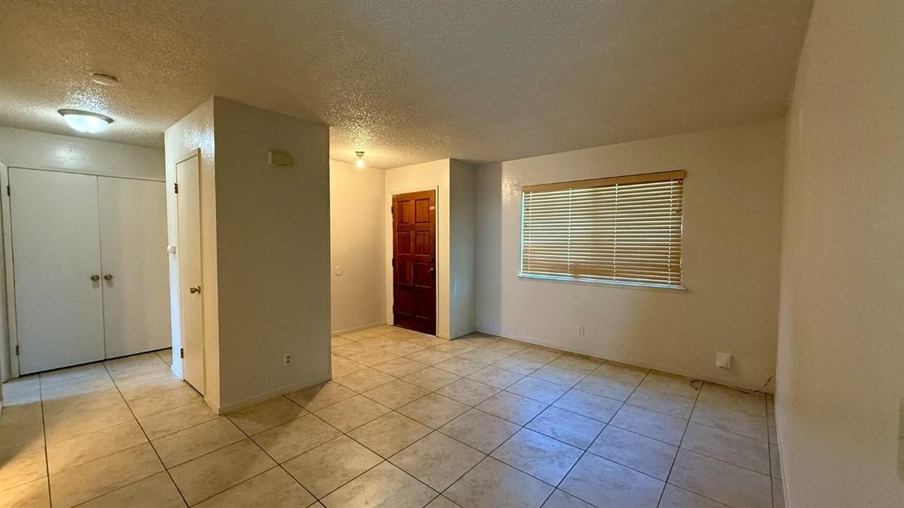 125 Skaggs St Apt C #C - Photo 2 of 15