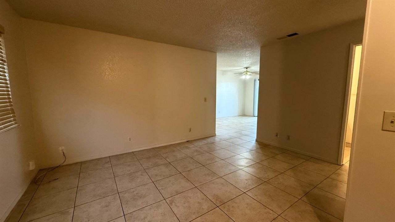 125 Skaggs St Apt C #C - Photo 3 of 15