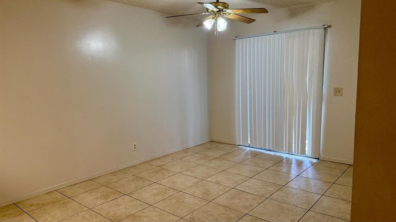 125 Skaggs St Apt C #C - Photo 4 of 15