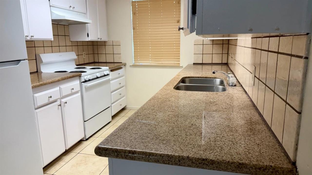 125 Skaggs St Apt C #C - Photo 7 of 15