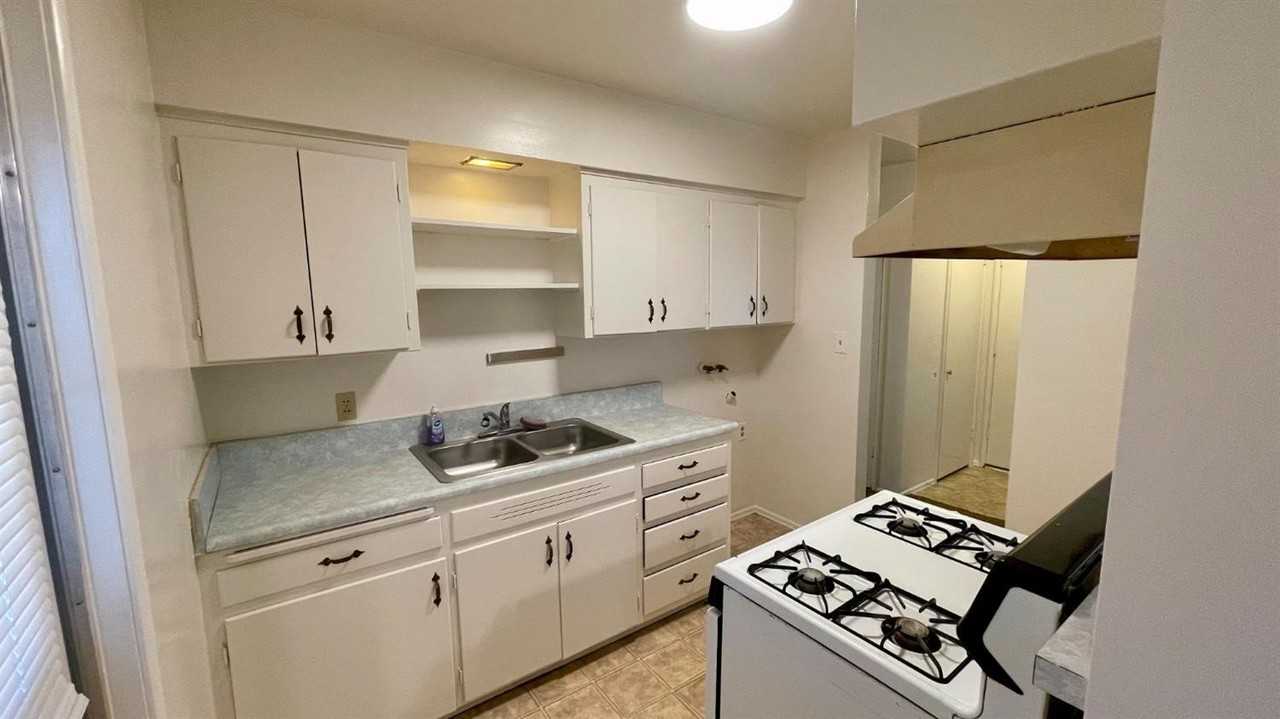 1412 Rodgers Rd - Photo 5 of 9