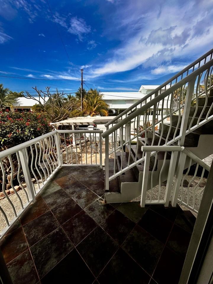 156 Marina Ave - Photo 2 of 3