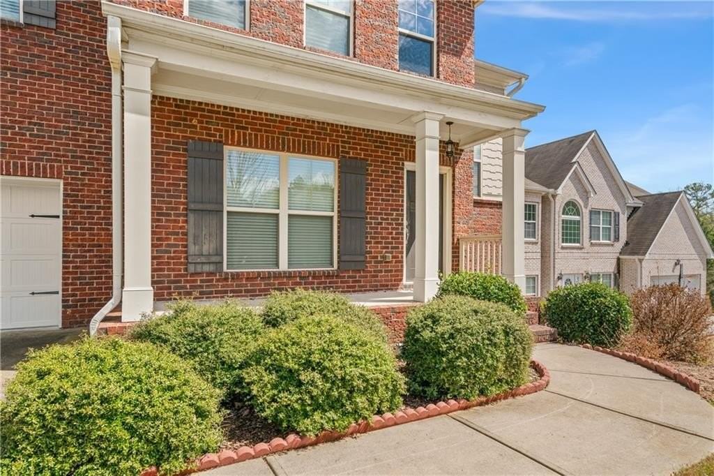 1545 Buckskin Trl - Photo 2 of 39