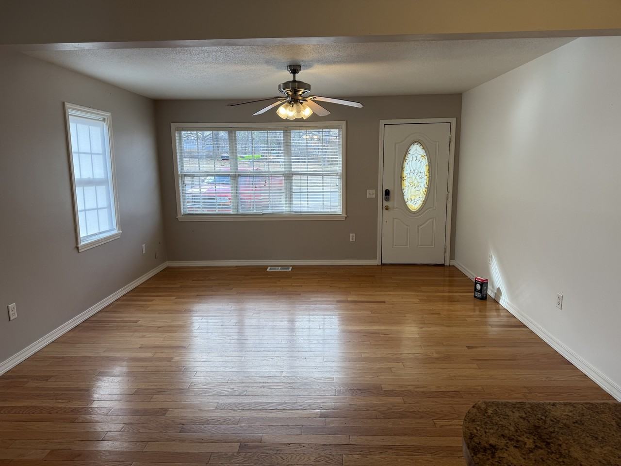 816 E 16th St #1 - Photo 2 of 9