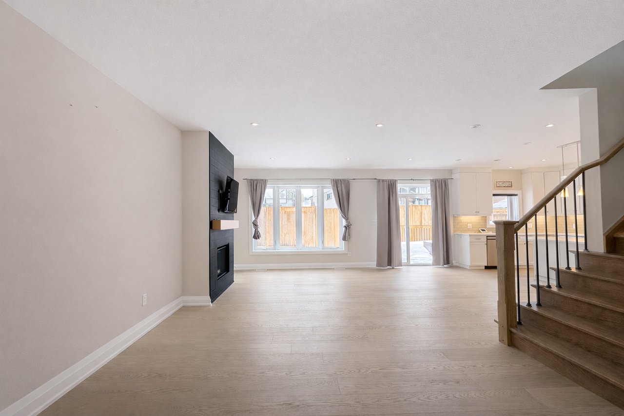 325 Sedgewood St #1 - Photo 3 of 20