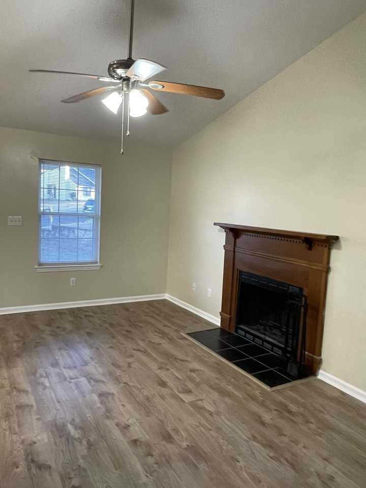 2817 Ridgecrest Dr #1 - Photo 3 of 19