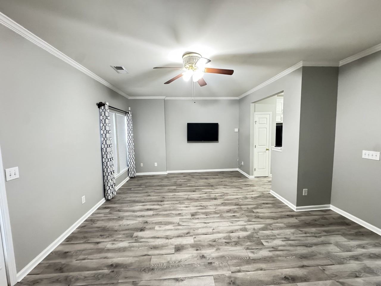 226 Spring Crossing Cir #1 - Photo 6 of 17