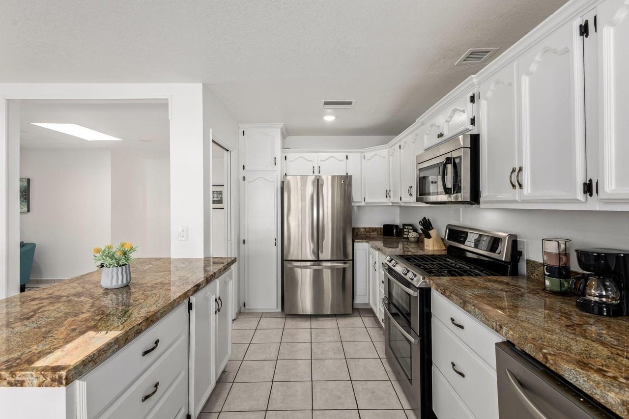 N 34th Ave - Photo 2 of 14