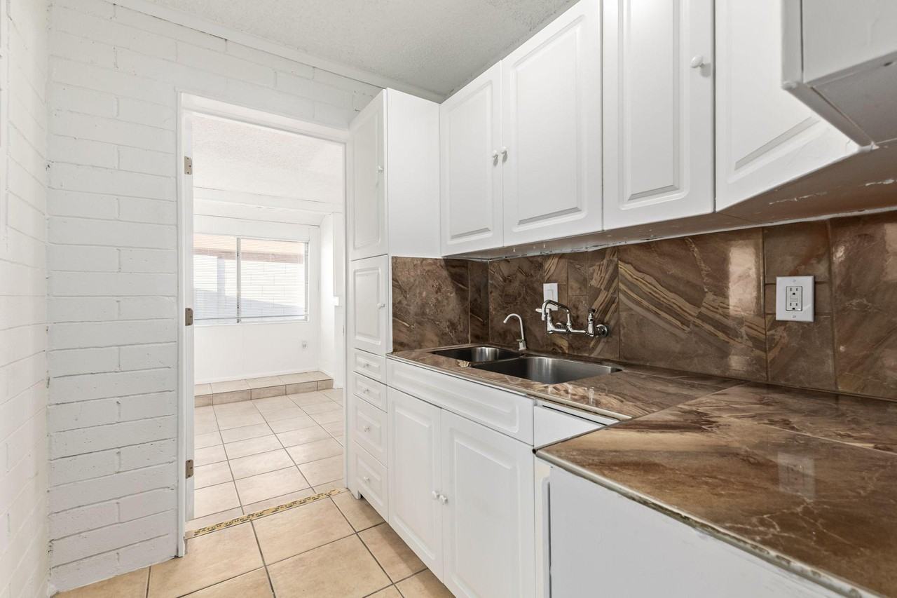 N 34th Ave - Photo 5 of 14