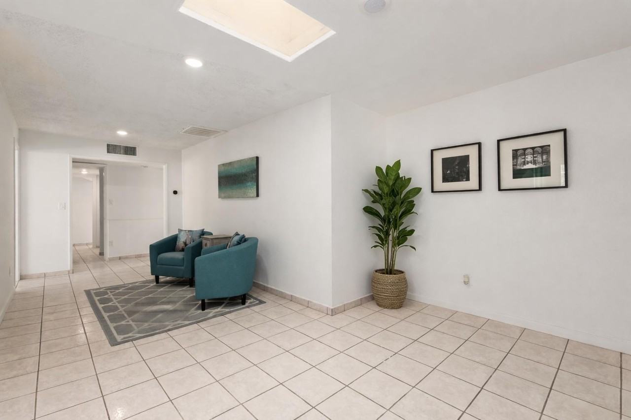 N 34th Ave - Photo 7 of 14