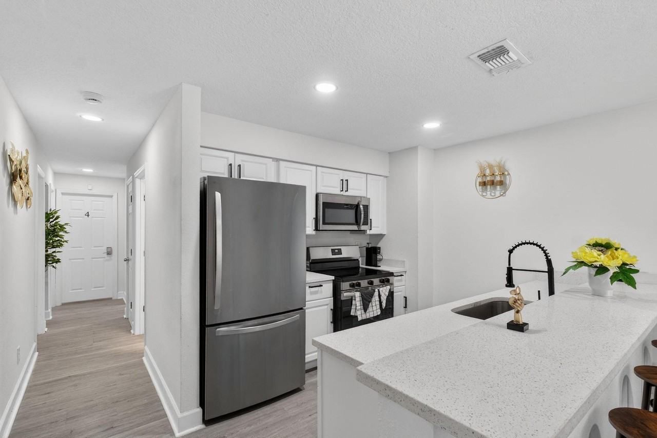 E Comanche Ave - Photo 2 of 29