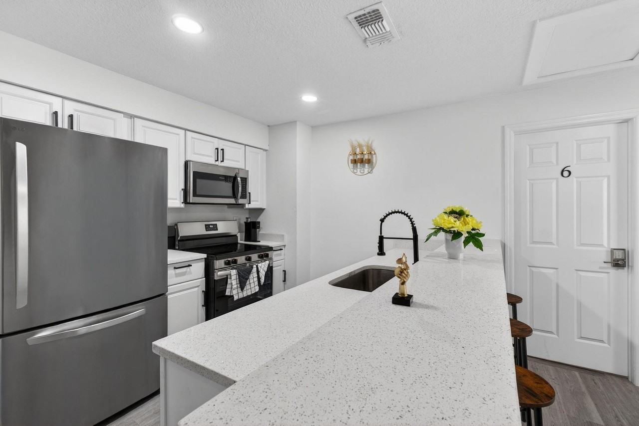 E Comanche Ave - Photo 5 of 29