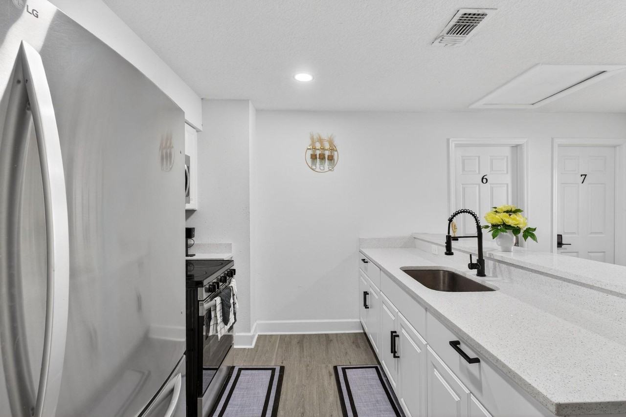 E Comanche Ave - Photo 6 of 29