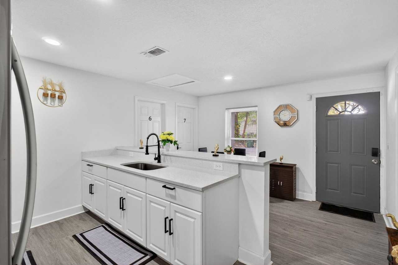 E Comanche Ave - Photo 7 of 29