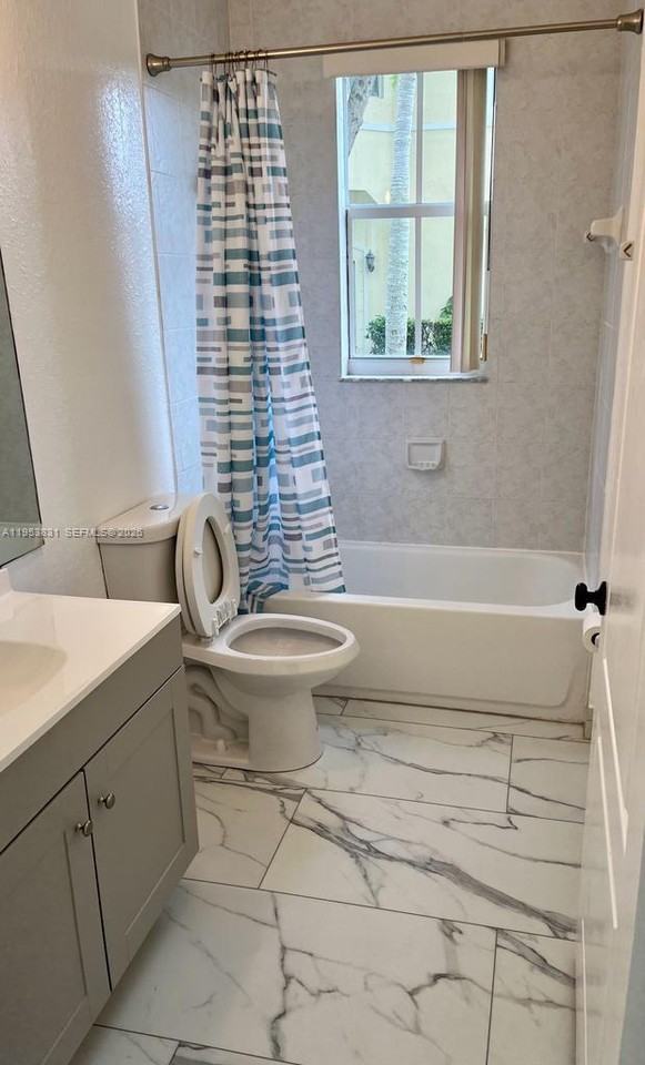 Se 28th Ct #105 - Photo 6 of 8