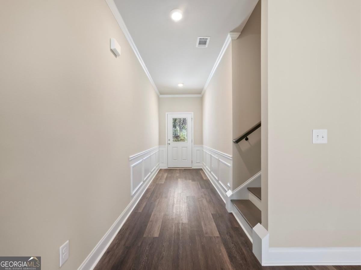 6145 Colston Ln - Photo 3 of 44