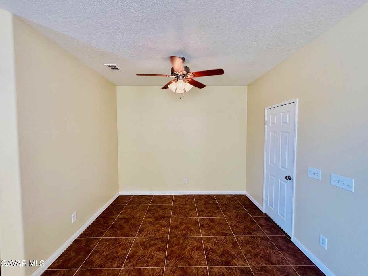 36742 37th St E - Photo 4 of 25