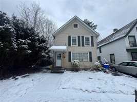 featured image of 54 Mary St #2