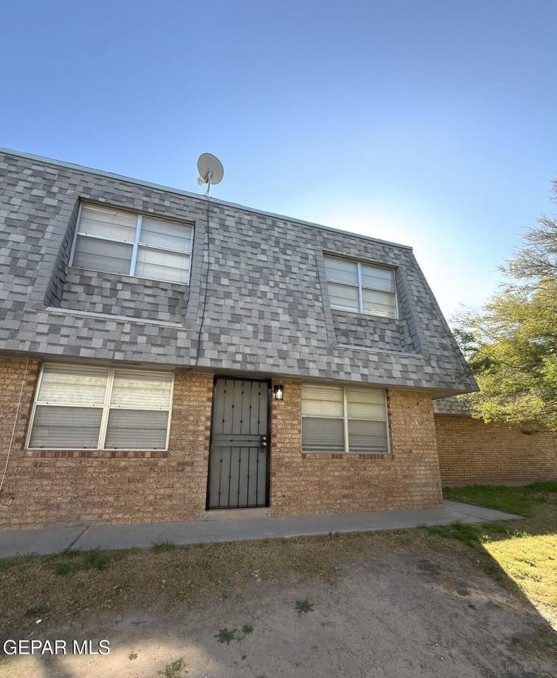 101 N Trevino Rd Apt C - Photo 2 of 19