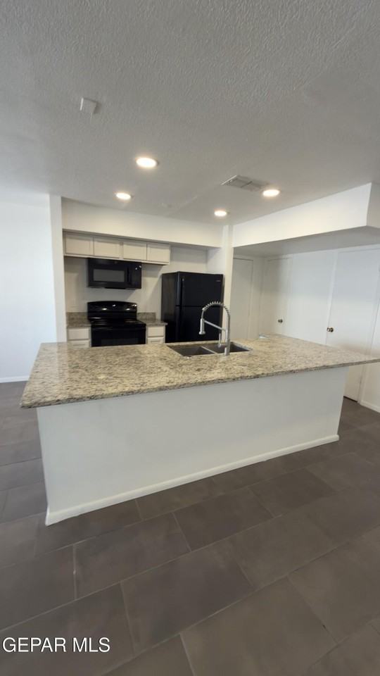 101 N Trevino Rd Apt C - Photo 5 of 19