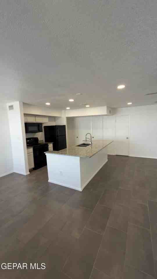 101 N Trevino Rd Apt C - Photo 6 of 19