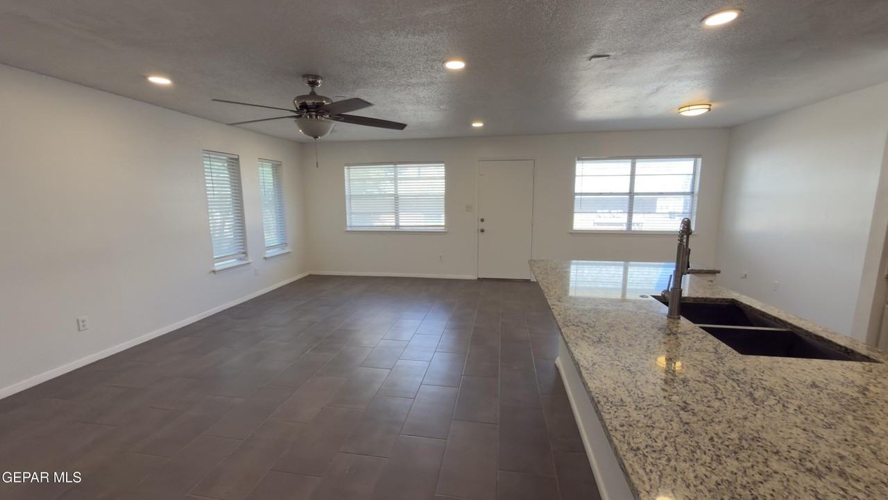 101 N Trevino Rd Apt C - Photo 7 of 19