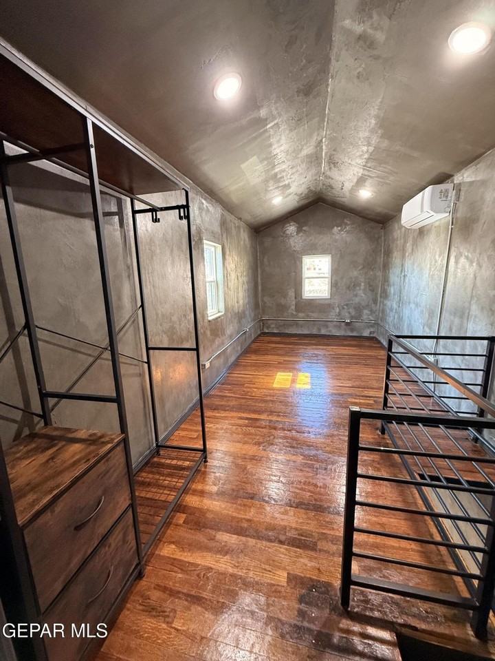 2700 Federal Ave Unit Rear - Photo 4 of 22