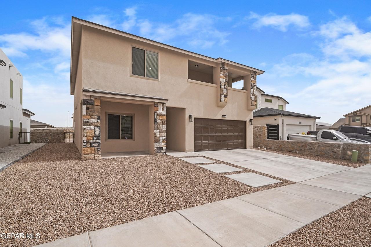 5004 Alyssa Jade St - Photo 3 of 39