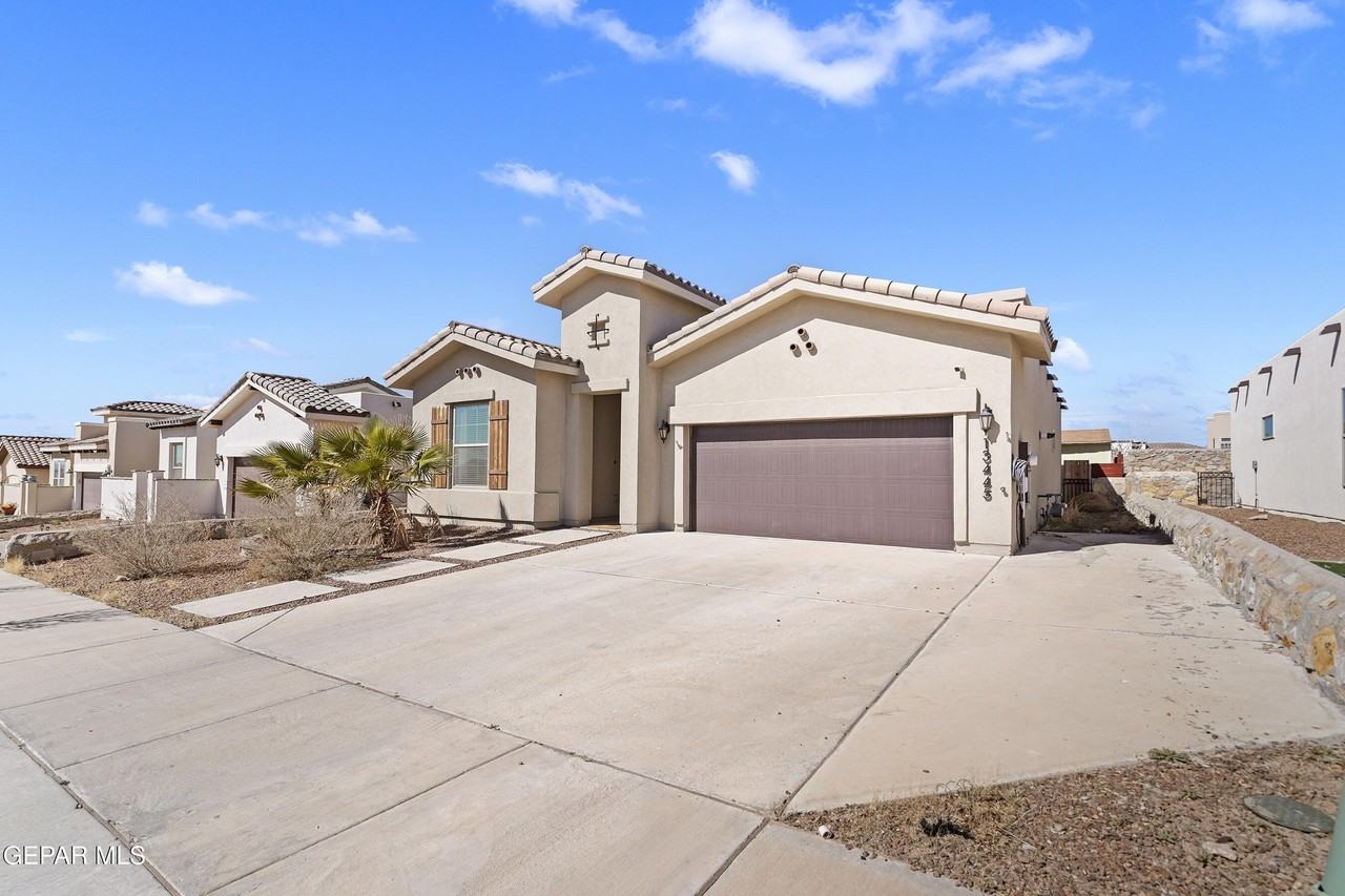 13445 Emerald Crystal Dr - Photo 2 of 32