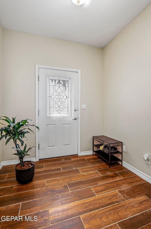 3425 Dana Grey Dr - Photo 4 of 26