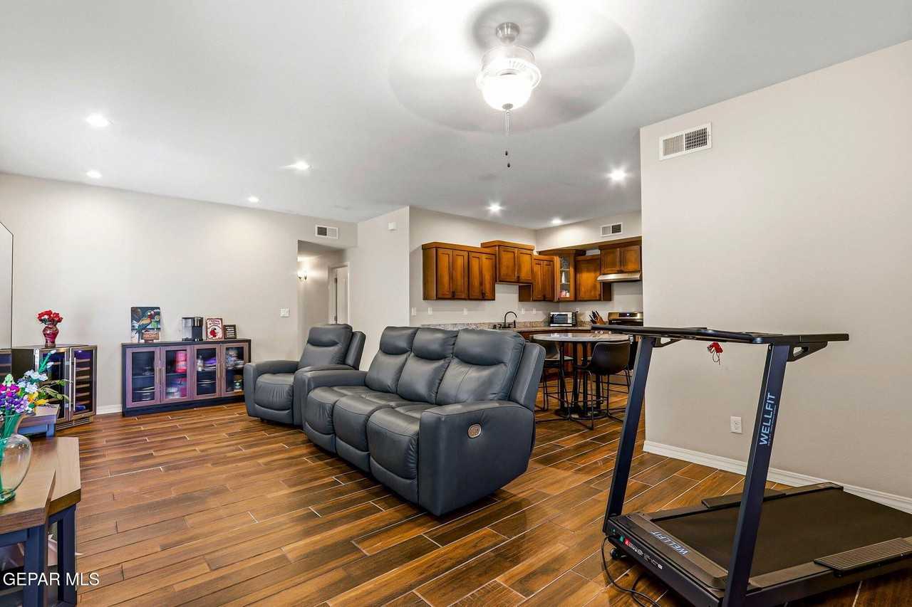 3425 Dana Grey Dr - Photo 5 of 26