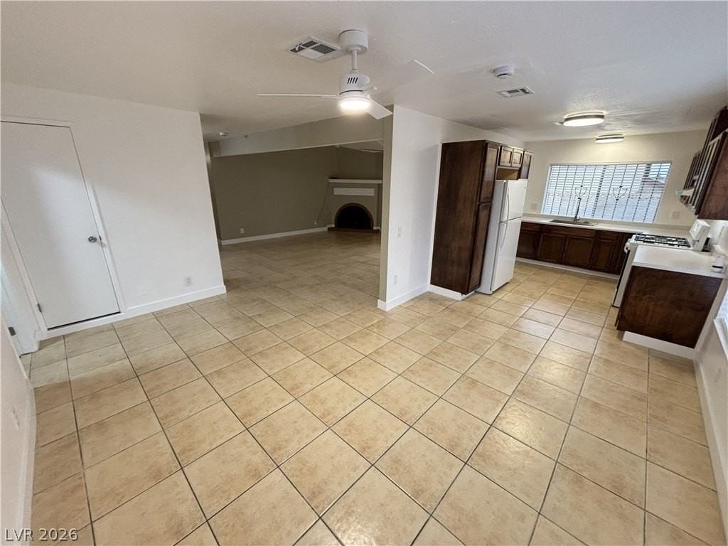 4110 Victoria St - Photo 6 of 44