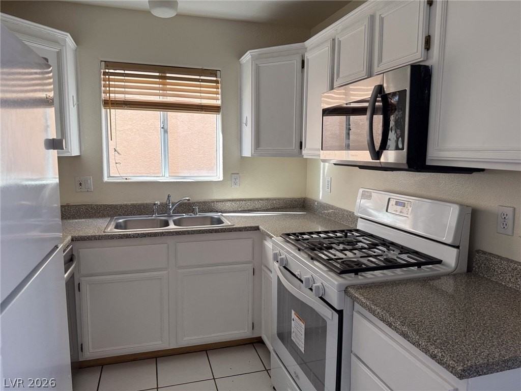 5660 Ness Ave - Photo 4 of 24