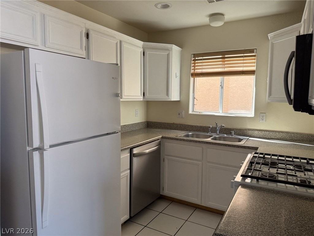 5660 Ness Ave - Photo 5 of 24