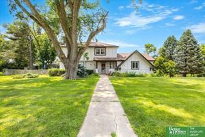 featured image of 12206 Leavenworth Rd