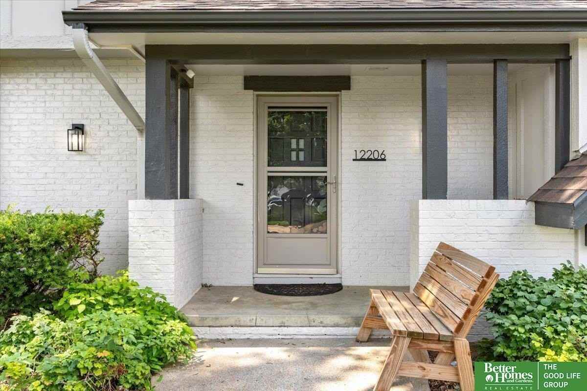 12206 Leavenworth Rd - Photo 4 of 50