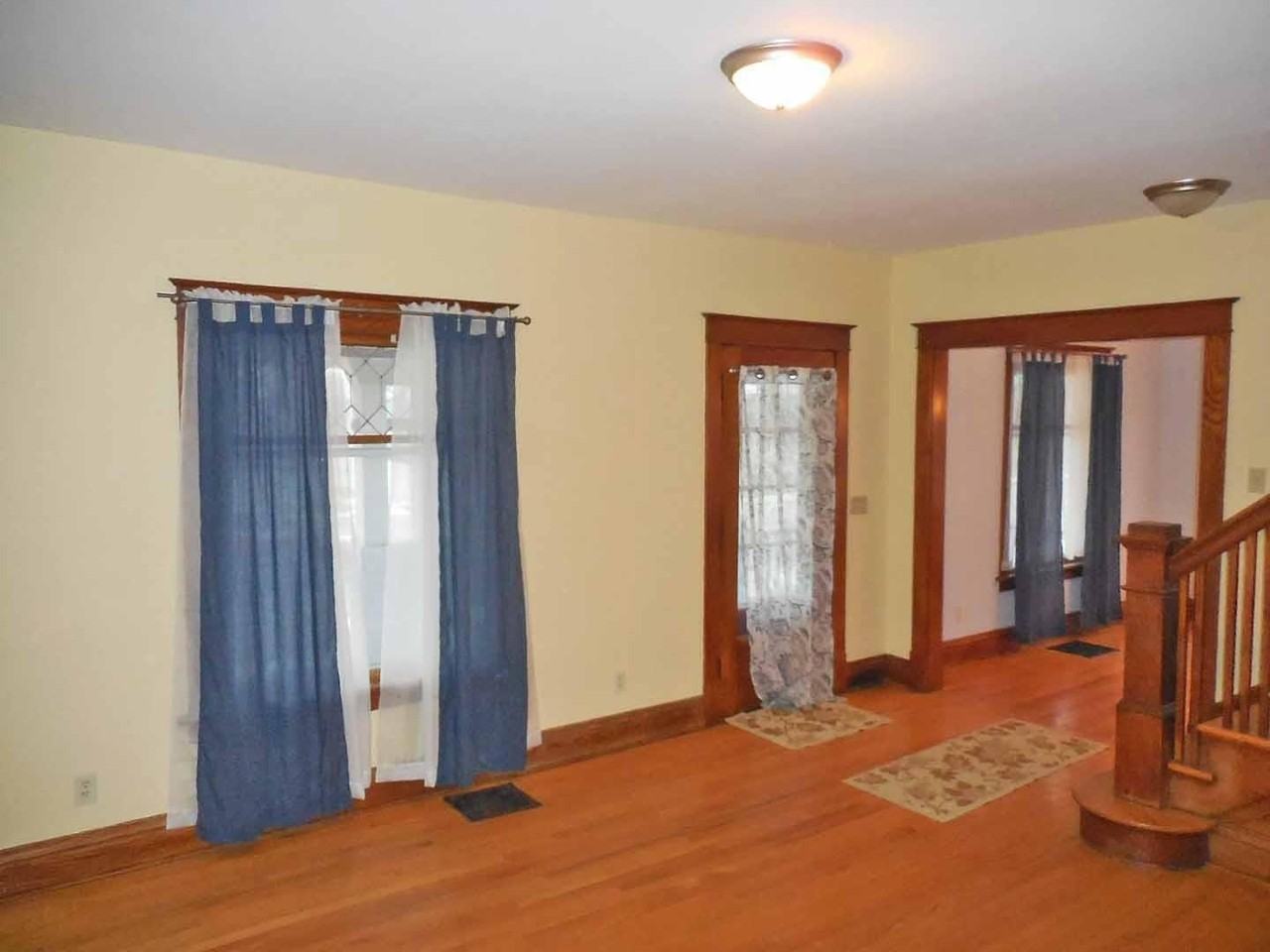 212 W Michigan Ave - Photo 2 of 18